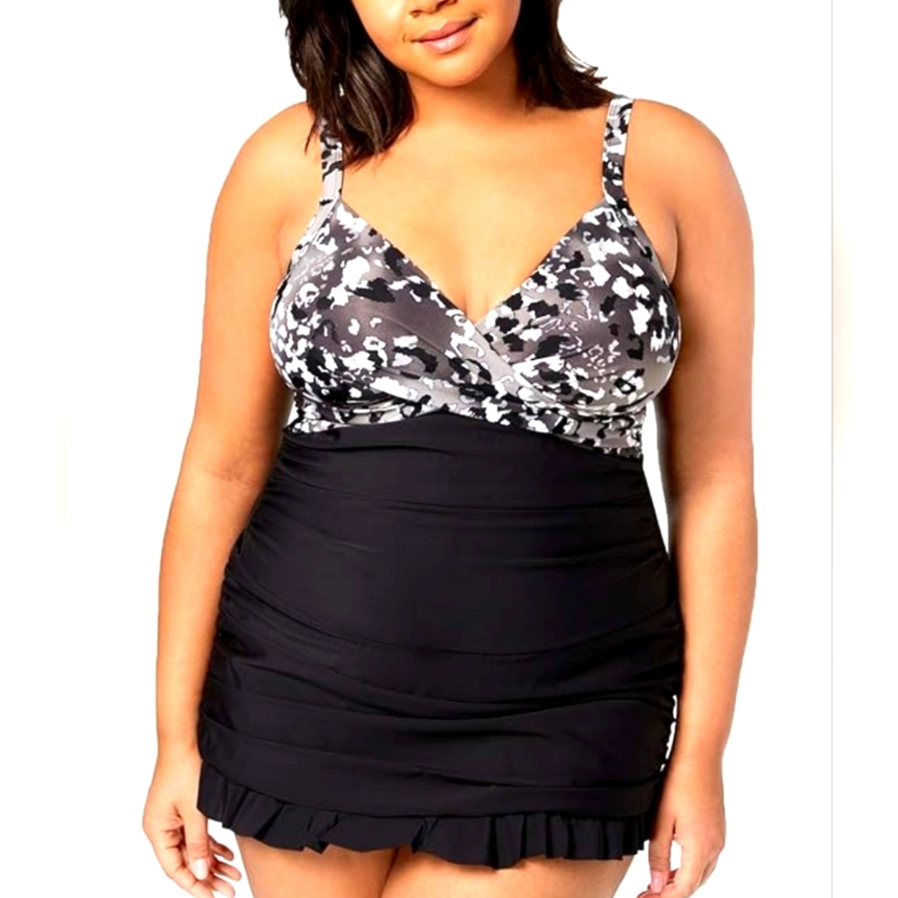 NWT Swim Solutions Black and White Plus Size 20W One-Piece Swimsuit